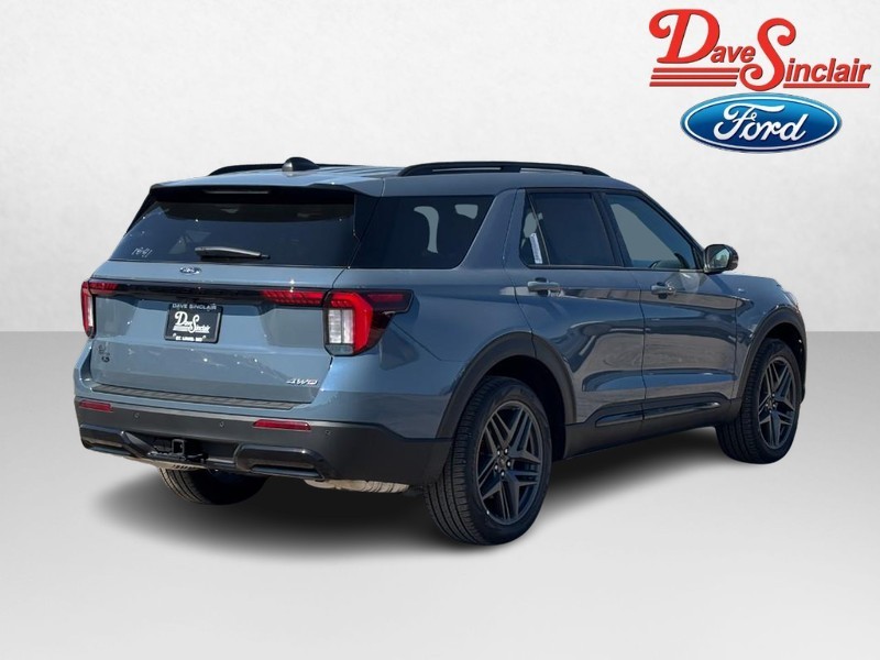 Ford Explorer Vehicle Full-screen Gallery Image 07