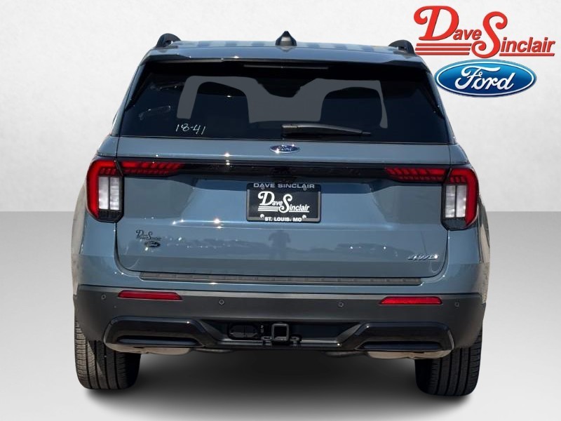 Ford Explorer Vehicle Full-screen Gallery Image 08