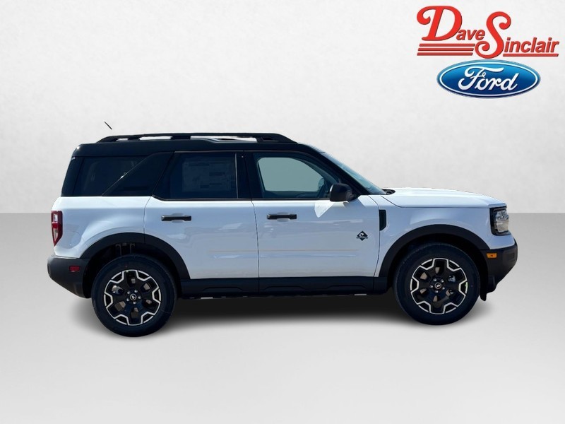 Ford Bronco Sport Vehicle Full-screen Gallery Image 05