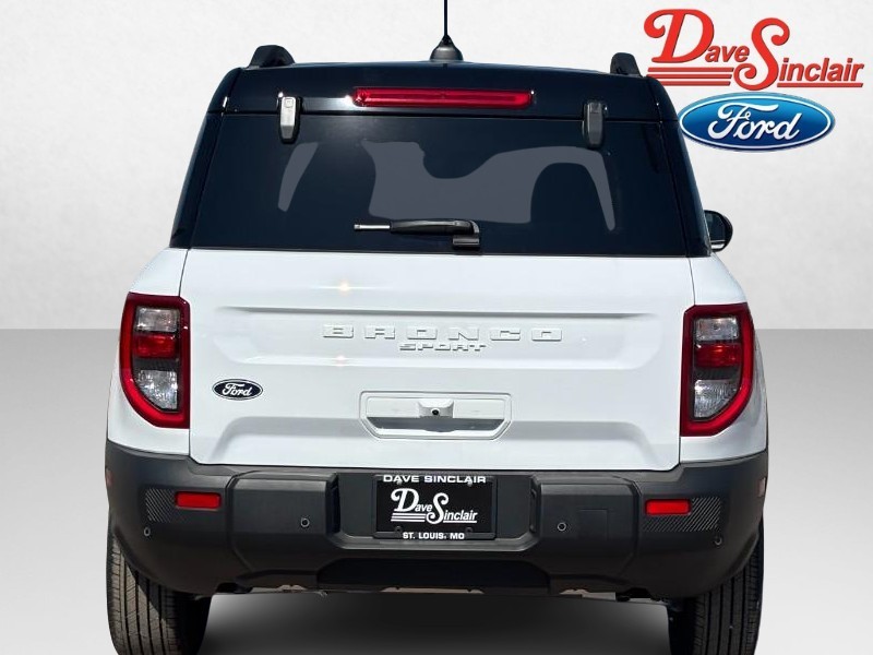 Ford Bronco Sport Vehicle Full-screen Gallery Image 08