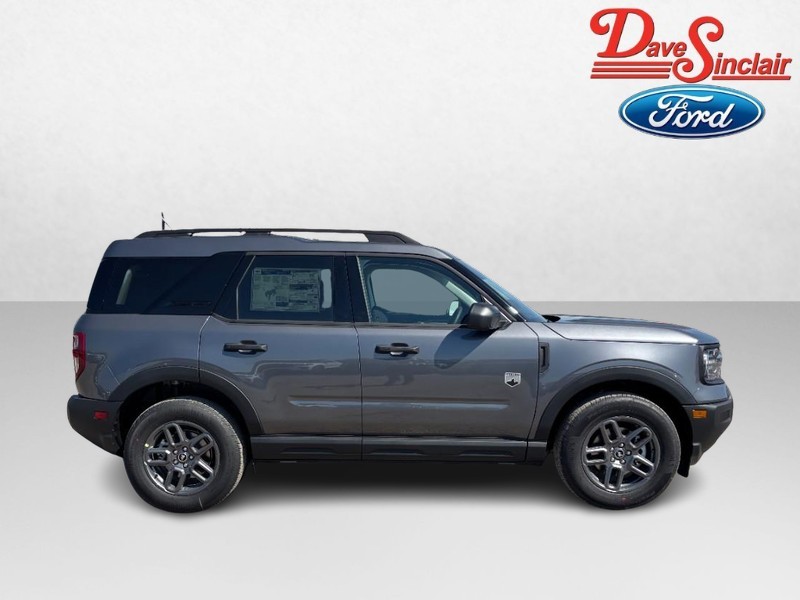 Ford Bronco Sport Vehicle Full-screen Gallery Image 05