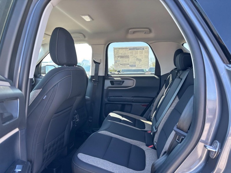 Ford Bronco Sport Vehicle Full-screen Gallery Image 12
