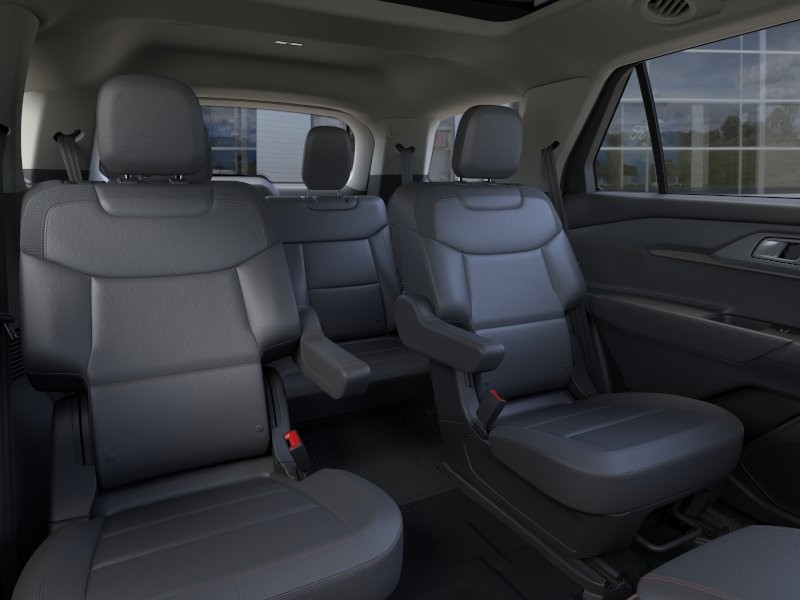 Ford Explorer Vehicle Full-screen Gallery Image 13