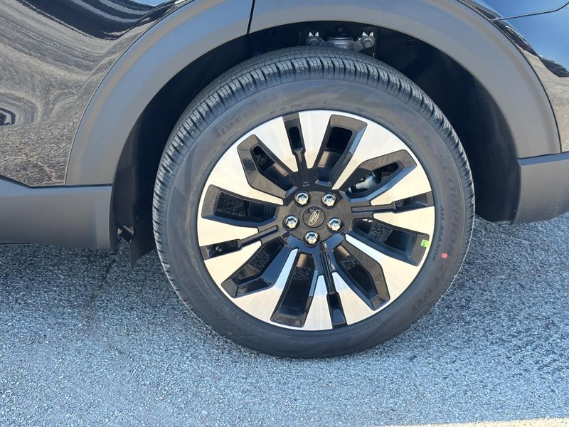 Ford Explorer Vehicle Full-screen Gallery Image 11