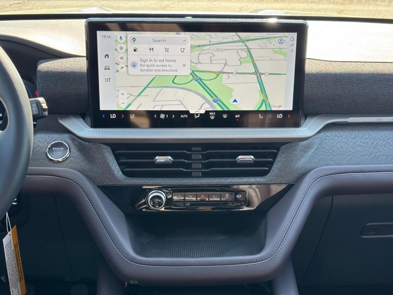 Ford Explorer Vehicle Full-screen Gallery Image 16