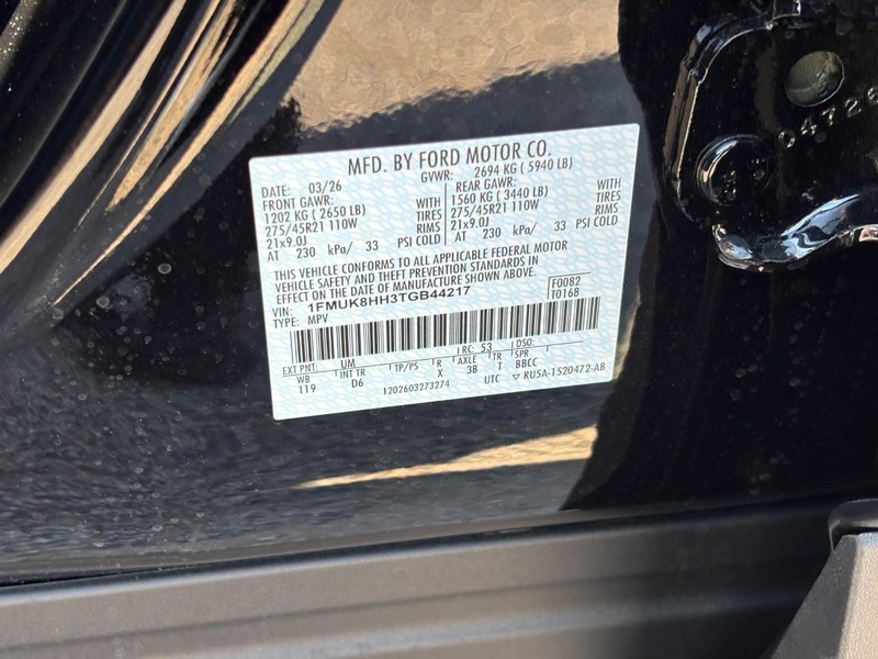 Ford Explorer Vehicle Full-screen Gallery Image 25