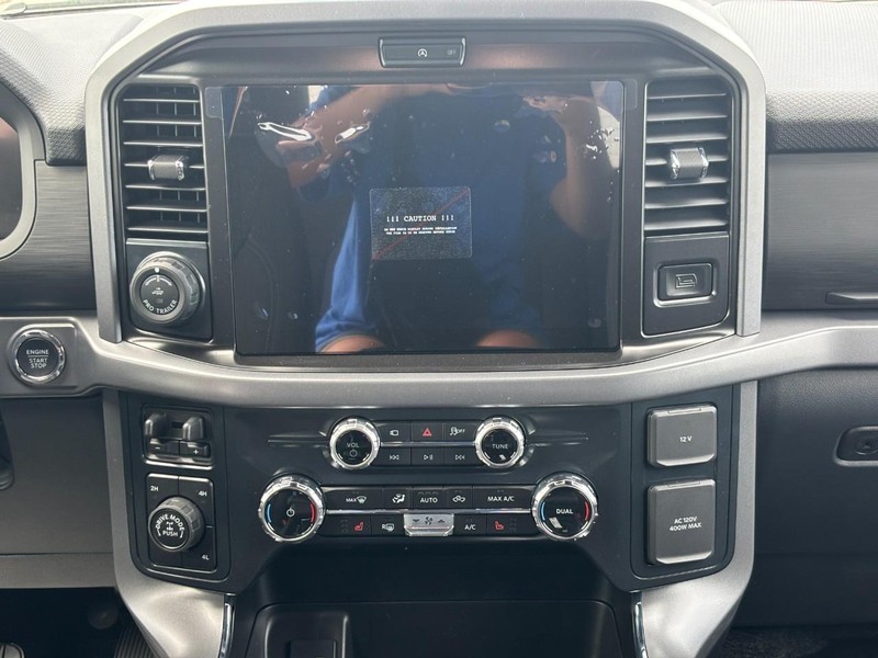 Ford F-150 Vehicle Full-screen Gallery Image 15