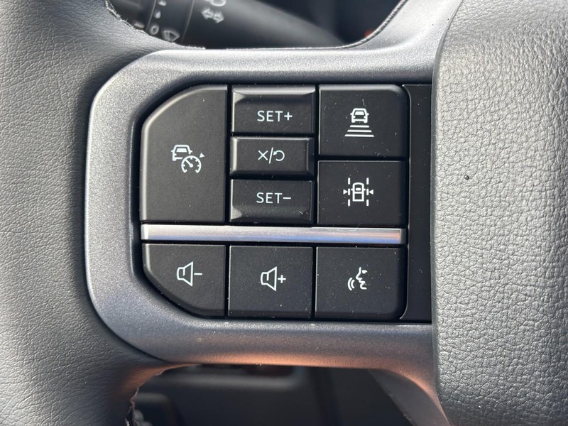 Ford F-150 Vehicle Full-screen Gallery Image 19