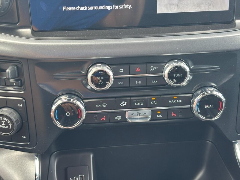 Ford F-150 Vehicle Full-screen Gallery Image 24