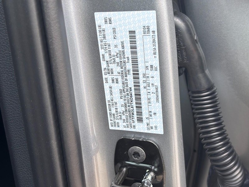 Ford F-150 Vehicle Full-screen Gallery Image 25