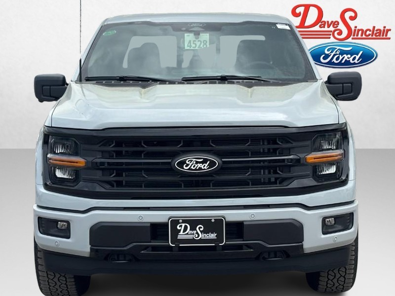 Ford F-150 Vehicle Full-screen Gallery Image 02