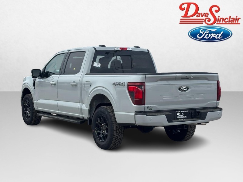 Ford F-150 Vehicle Full-screen Gallery Image 09