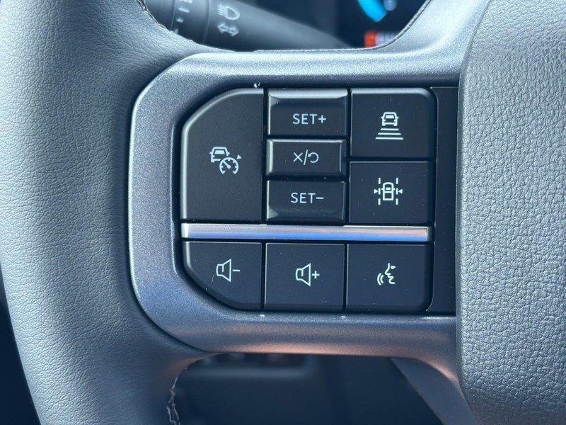 Ford F-150 Vehicle Full-screen Gallery Image 18