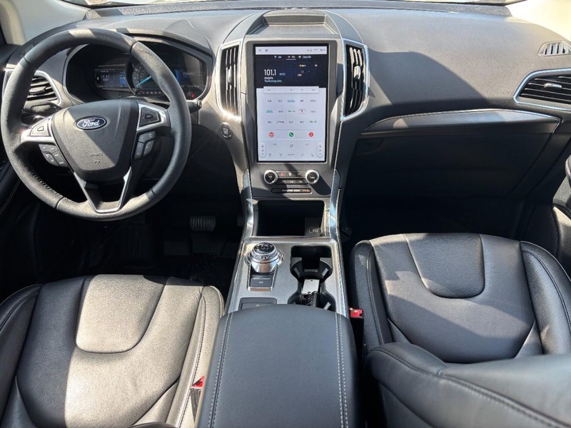 Ford Edge Vehicle Image 15