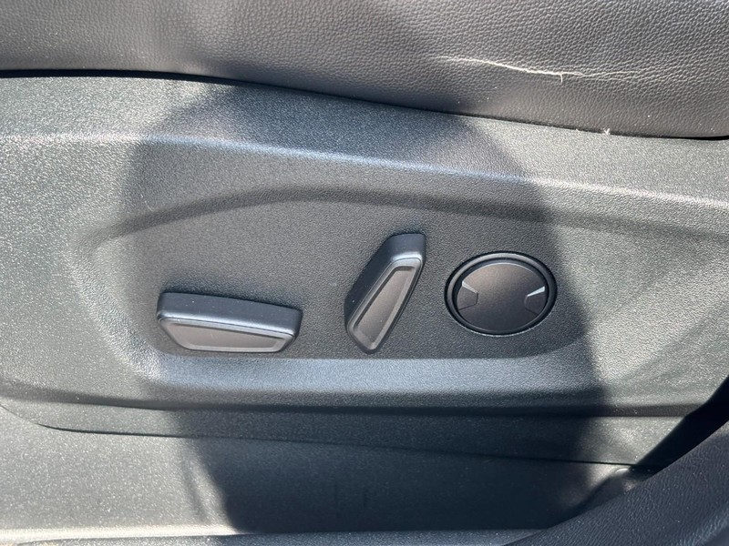 Ford Edge Vehicle Image 17