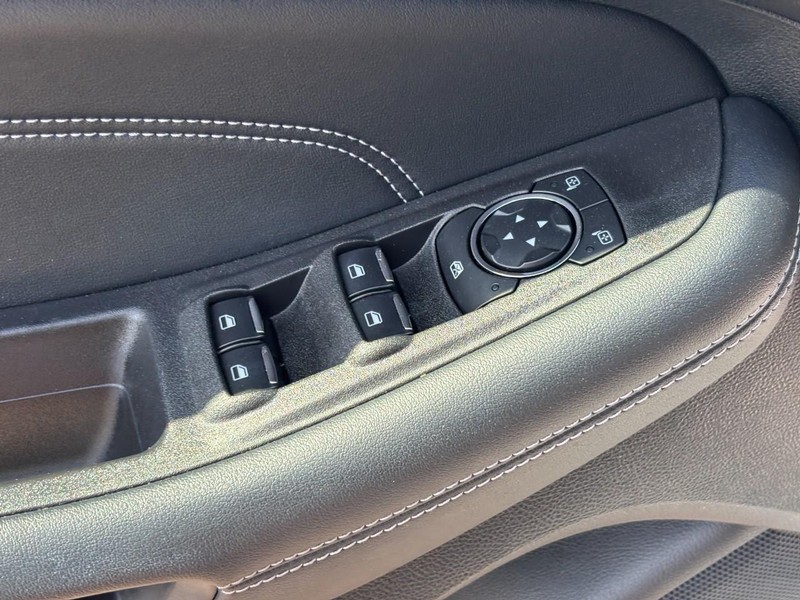 Ford Edge Vehicle Image 18