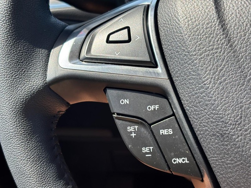 Ford Edge Vehicle Image 19