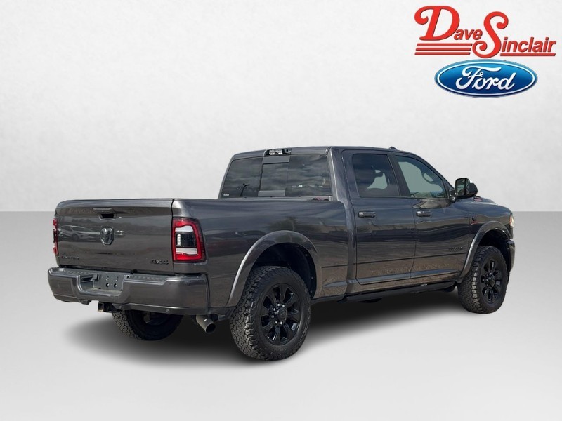 Ram 3500 Vehicle Full-screen Gallery Image 07
