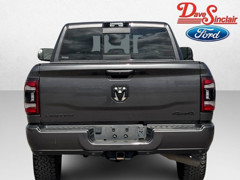 Ram 3500 Vehicle Full-screen Gallery Image 08