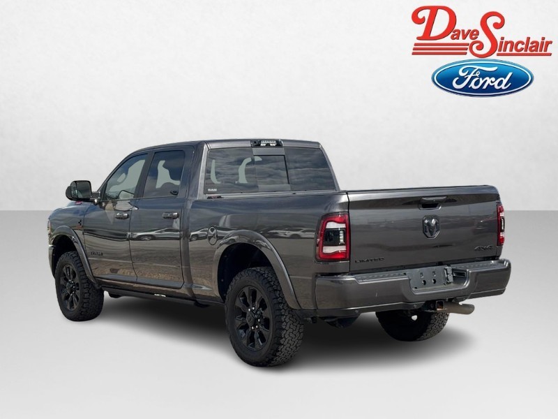 Ram 3500 Vehicle Full-screen Gallery Image 09