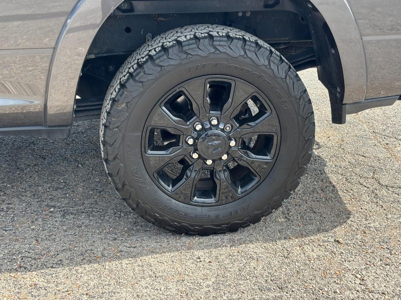 Ram 3500 Vehicle Full-screen Gallery Image 11