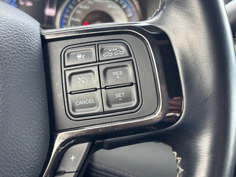 Ram 3500 Vehicle Full-screen Gallery Image 19