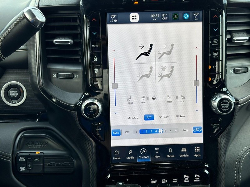 Ram 3500 Vehicle Full-screen Gallery Image 21