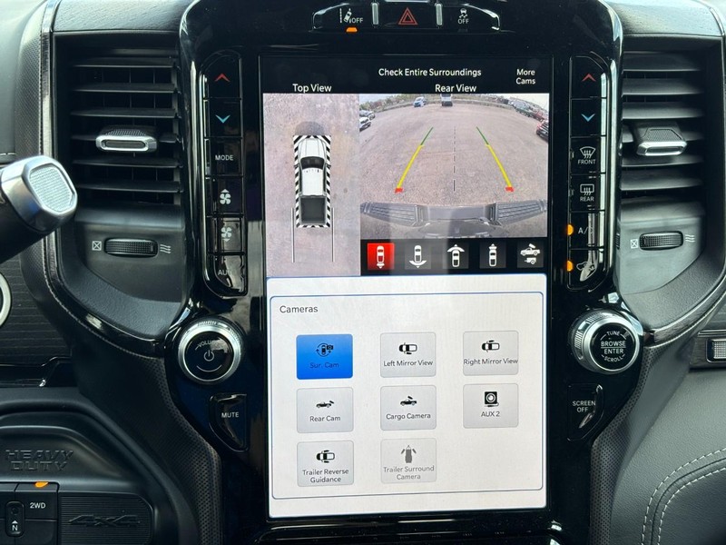 Ram 3500 Vehicle Full-screen Gallery Image 23