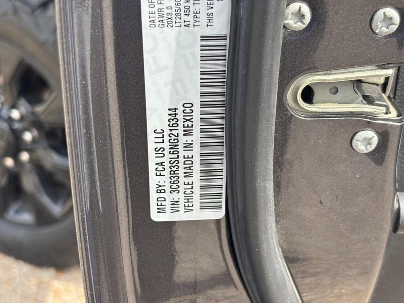 Ram 3500 Vehicle Full-screen Gallery Image 25