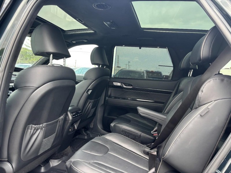 Hyundai Palisade Vehicle Full-screen Gallery Image 13