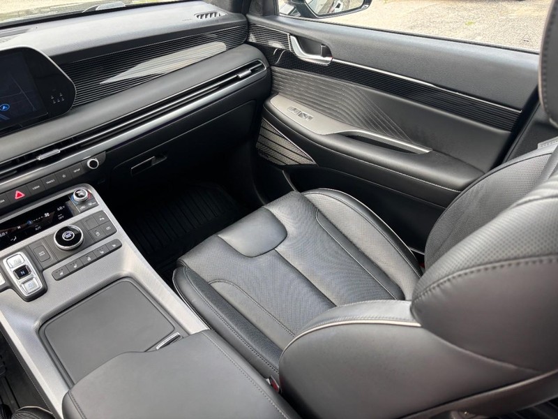 Hyundai Palisade Vehicle Full-screen Gallery Image 16