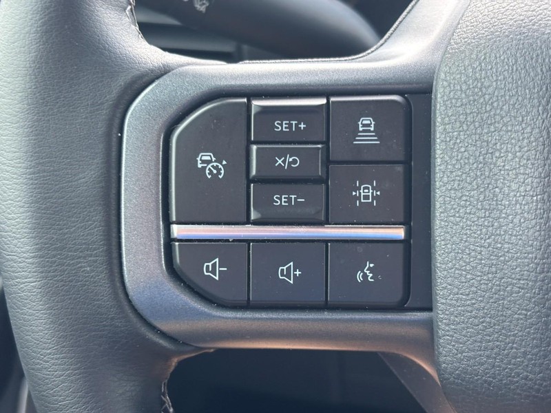 Ford F-150 Vehicle Full-screen Gallery Image 18