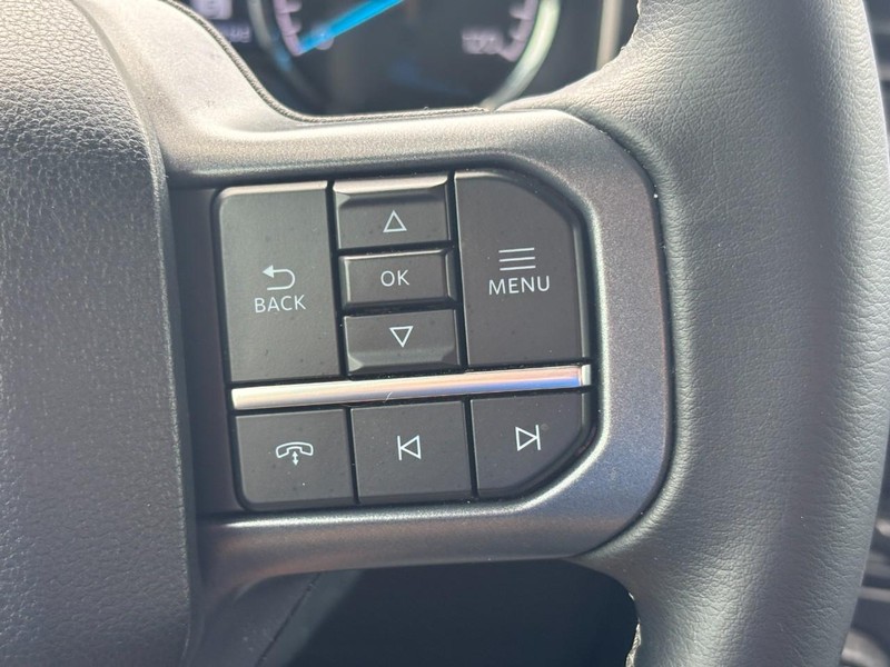 Ford F-150 Vehicle Full-screen Gallery Image 19