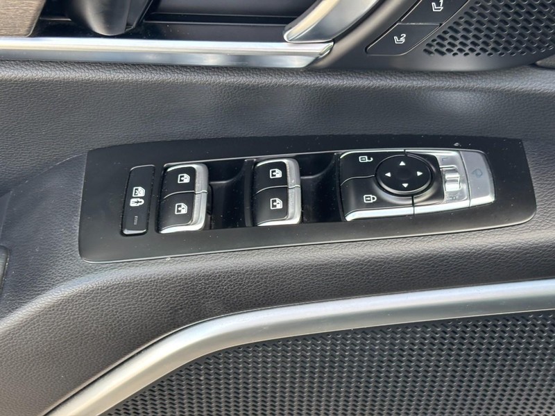 Kia Telluride Vehicle Full-screen Gallery Image 18