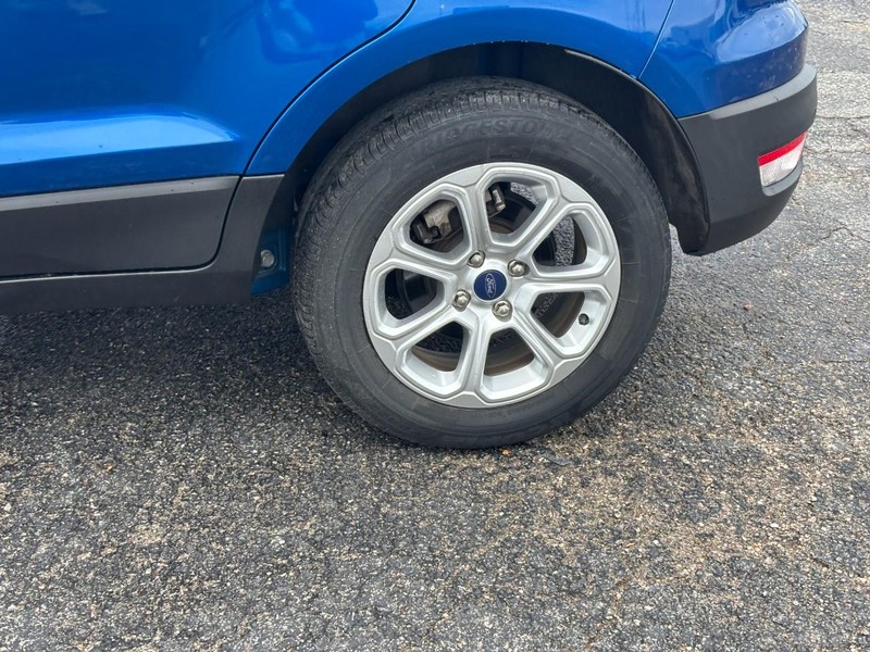 Ford EcoSport Vehicle Image 11