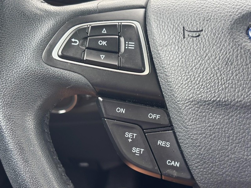 Ford EcoSport Vehicle Image 18