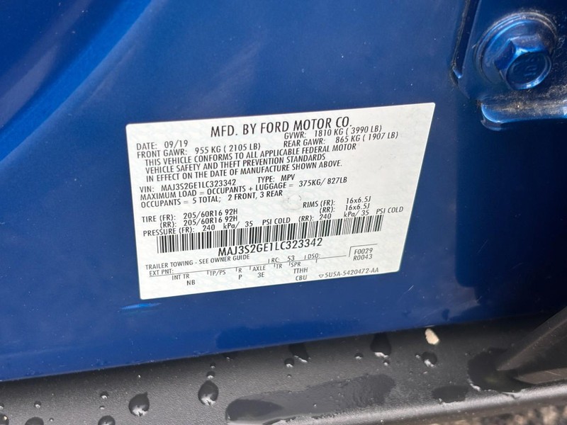 Ford EcoSport Vehicle Image 24