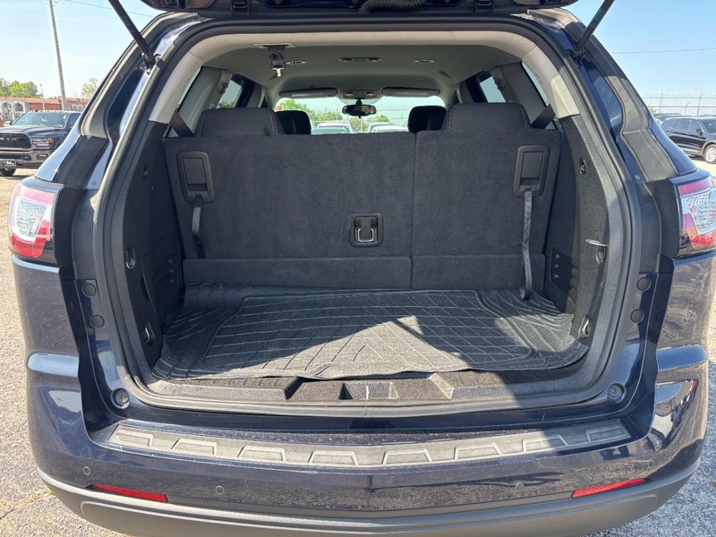 Chevrolet Traverse Vehicle Image 11