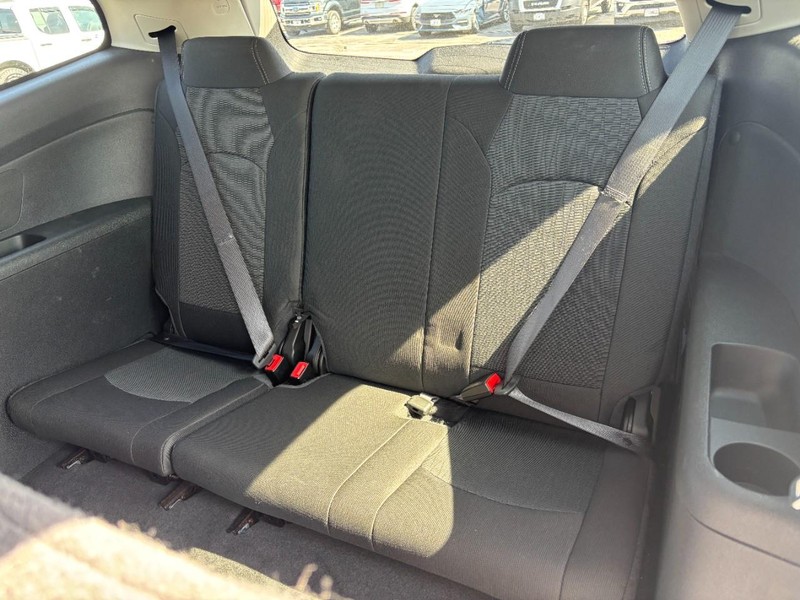 Chevrolet Traverse Vehicle Image 13
