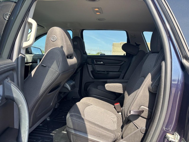 Chevrolet Traverse Vehicle Image 14