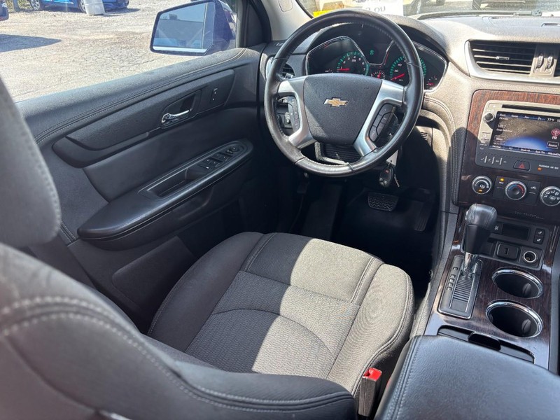 Chevrolet Traverse Vehicle Image 15