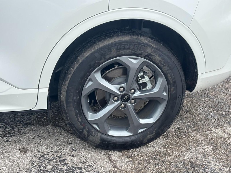 Ford Escape Vehicle Image 11