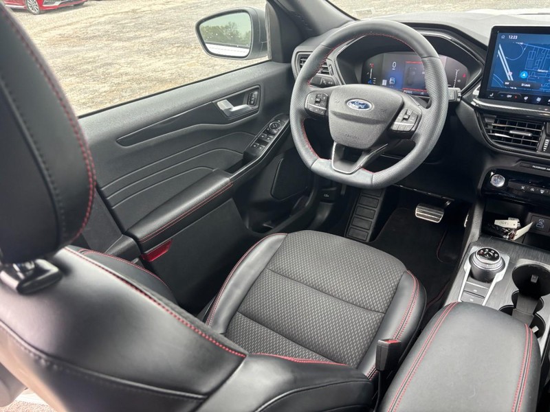 Ford Escape Vehicle Image 13