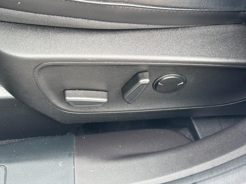 Ford Escape Vehicle Image 16