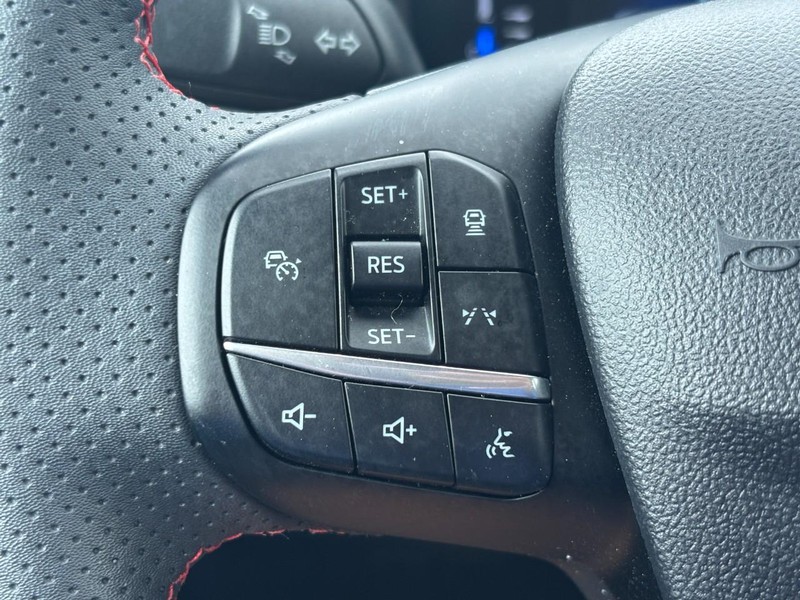 Ford Escape Vehicle Image 18