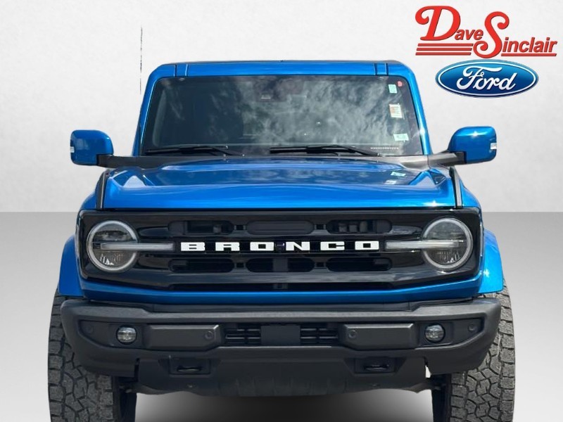 Ford Bronco Vehicle Full-screen Gallery Image 02