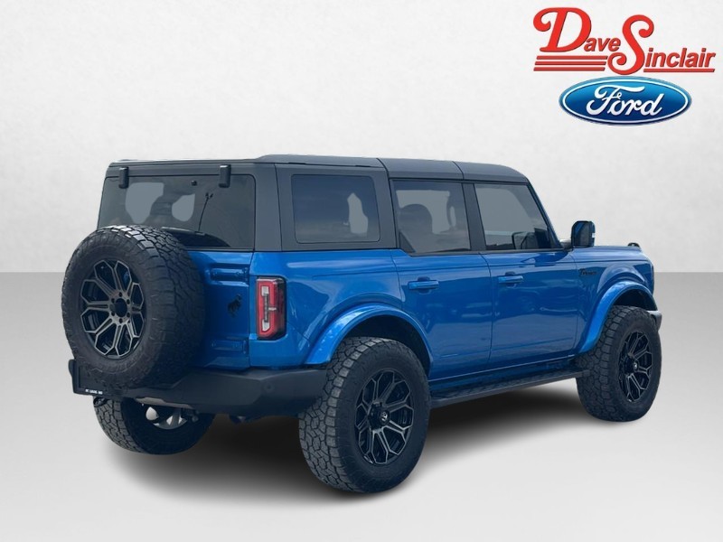 Ford Bronco Vehicle Full-screen Gallery Image 07