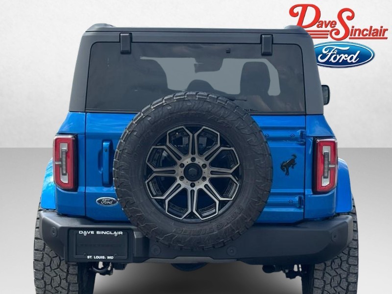 Ford Bronco Vehicle Full-screen Gallery Image 08