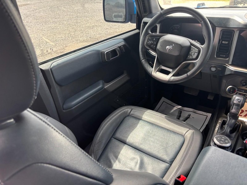 Ford Bronco Vehicle Full-screen Gallery Image 13