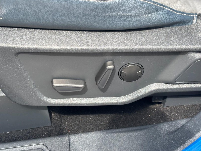 Ford Bronco Vehicle Full-screen Gallery Image 16